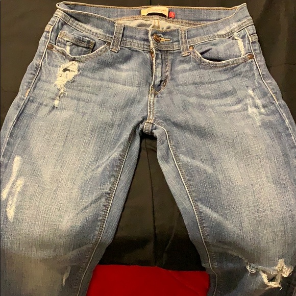 Distressed jeans - Picture 2 of 6